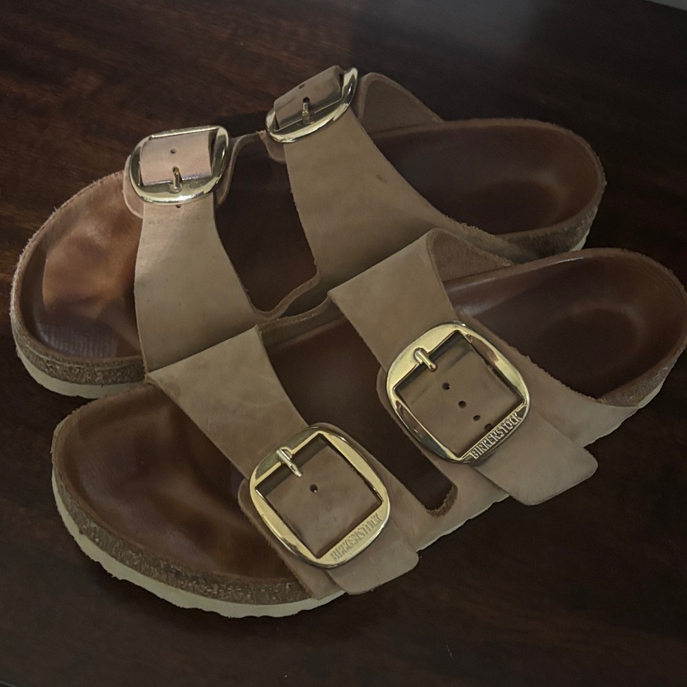 Birkenstock Arizona big gold Double-Buckle Sandals in brown. Size 39